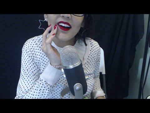ASMR Mouth Sounds and Hand Movements 👄🙌🏻 💗[ BLUE YETI MIC MOUTH SOUNDS]