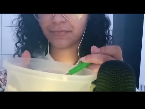 ASMR MUKBANK - Comendo Maça com iogurte ( mastigação)