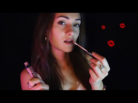 [ASMR] Kissing Sounds & Lipgloss