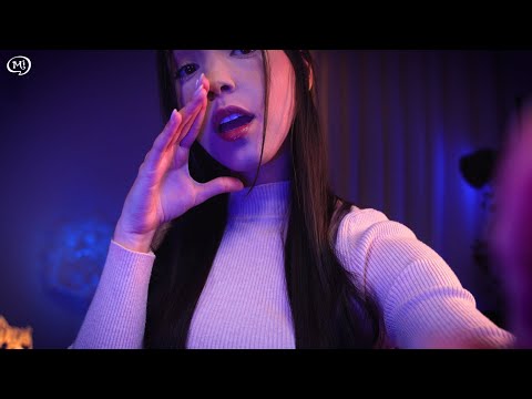 ASMR ♡ Sussurros inaudíveis e sons de boca ♡  Plucking, gentle face touching, hand movements ✨ 4K
