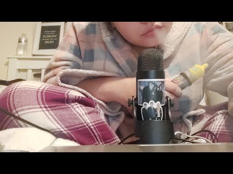 asmr whisper ramble vape sounds on the mic/eating day 9 of my advent calander!!!