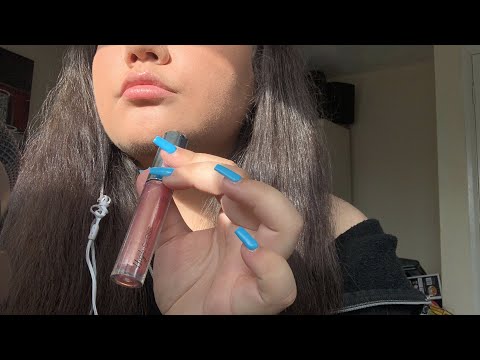 asmr one minute of lipgloss sounds!!