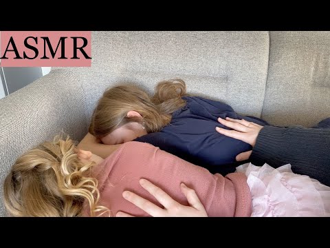 ASMR | with my sisters *RELAXING & CUTE* 🥰 Back massage, tracing, brushing