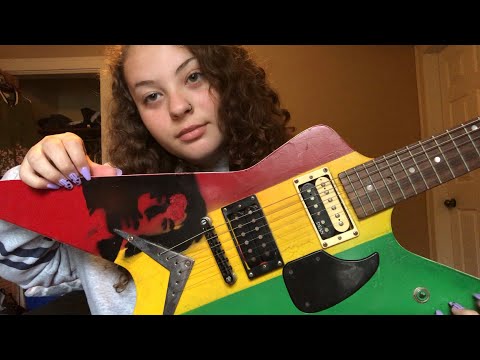 ASMR Fast Tapping On A Guitar ♡