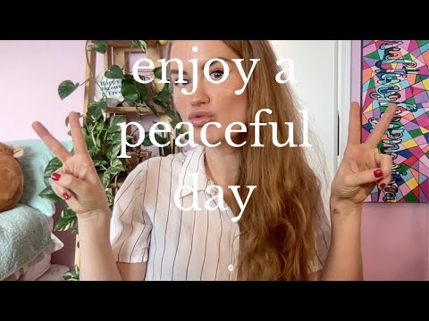 ENJOY A PEACEFUL DAY!: Tiny Trance Time Hypnosis with Professional Hypnotist Kimberly Ann O'Connor