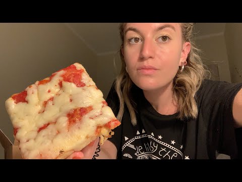 EATING PIZZA 🍕 mukbang asmr ita || Luvilè ASMR