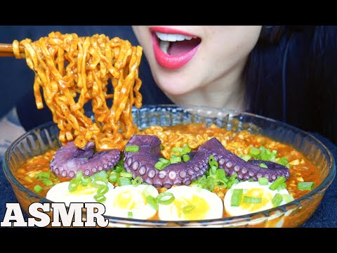 ASMR SPICY NOODLES WITH OCTOPUS AND EGGS *SIMPLY DELICIOUS (EATING SOUNDS) NO TALKING | SAS-ASMR