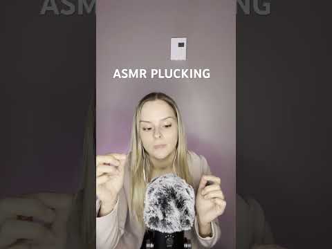 ASMR plucking the mic #asmr #tingles #triggers #asmrsounds #asmrbrushing #whisper #asmrfrancais