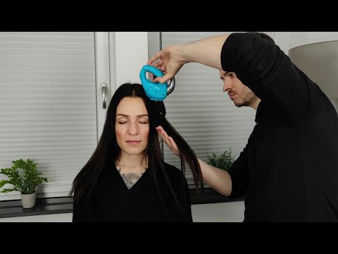 The Extraordinary Chainsaw Hairdresser *One Tool ASMR*