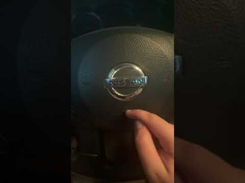 ASMR-Tapping in my car part 1