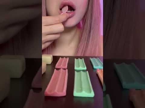ASMR bubble gum blowing video 🍉 #bubblegum #chewingsounds #chewinggum