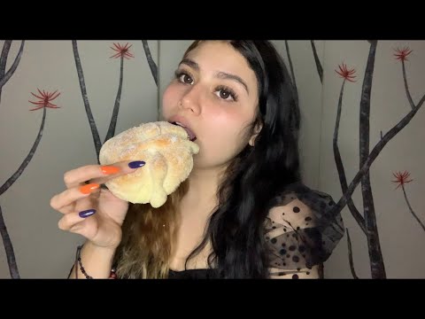 comiendo pan de muert0- María ASMR