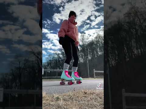 Skating in the park ⛅️