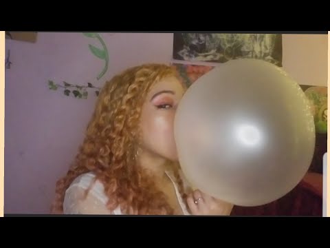ASMR - Bubble Gum & Kisses 💋🍬💋
