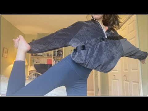 ASMR - SPORTS OUTFIT SCRATCHING AND RUBBING (LEGGINGS AND TOP)