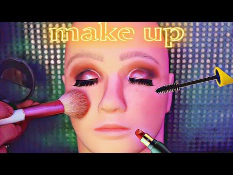 ASMR |TE MAQUIANDO (Makeup on Mannequin ) - susurros e sons de maquiagem