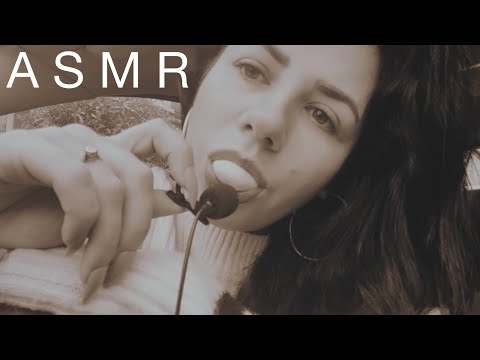 ASMR | Close Up Gum Chewing In Your Ear (No Talking) 🖤🤍
