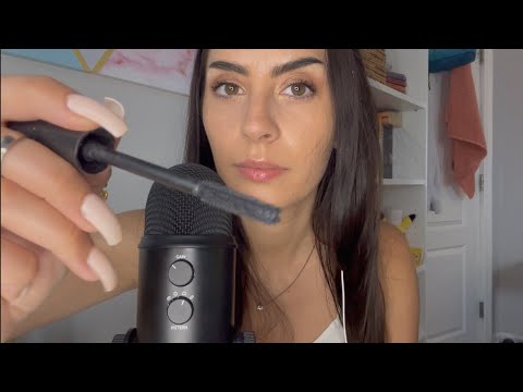 ASMR doing your makeup 💄 fast and close personal attention 👩🏻‍🎨 whispering, tapping, brushing