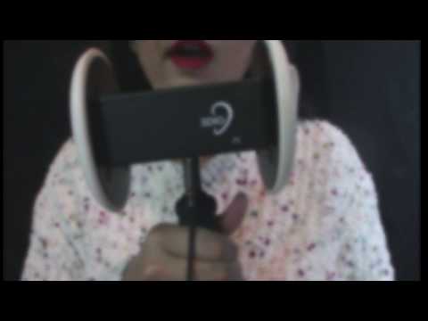 ASMR Gum Chewing Mouth Sounds (Whisper,Tapping,Sweater Sounds,3DIO) 🍬🍬🍬