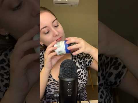 ASMR Atenção Pessoal: Passando creme hidratante em seu rosto 🤍
