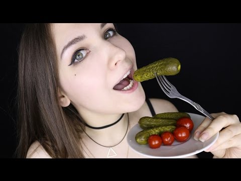 ASMR Pickle cucumber & Tomato 👅 Eating Sounds | АСМР итинг, поедание - помидорка и огурчик