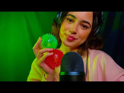 Kayy ASMR|RANDOM TRIGGERS TO HELP YOU SLEEP|Page turning|mouth sounds|Kisses|+MORE