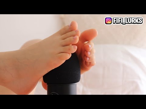 Feet ASMR | relaxing close up slow & fast rubbing
