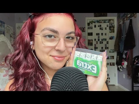 ASMR | gum chewing with hand movements