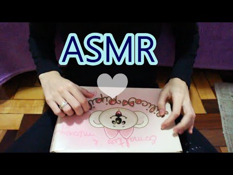 ASMR: caixinha de lembranças (Vídeo para dar sono e relaxar) - Fala baixa, tapping e scratching
