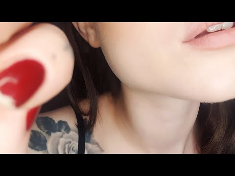 EXTREME CLOSE-UP WHISPERING/MOUTH SOUNDS/NAMES/SECRETS ASMR👄😘