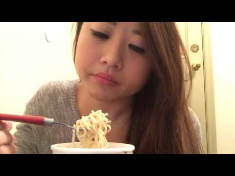 ASMR: Poor College Dinner! (Eating, Tapping, Chewing)