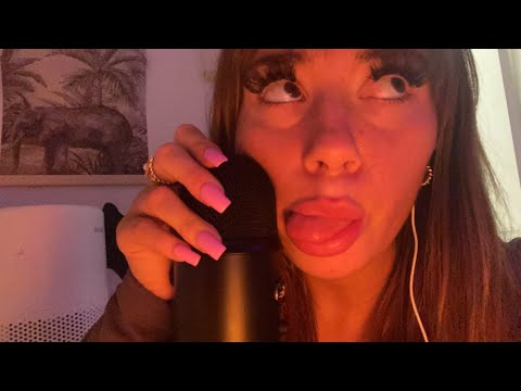 ❤️✨Asmr mouth sounds and shirt scratching ❤️✨