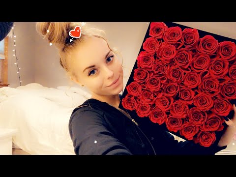 ASMR! Box Of Roses! Tapping And Scratching!🥀🌹