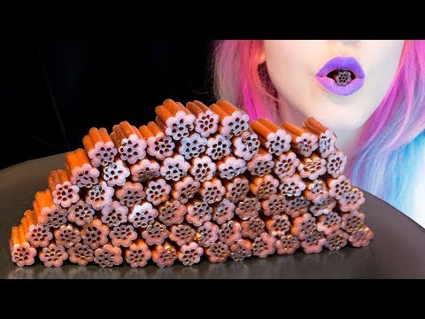 ASMR: Gooey Red Licorice Wall with Lots of Holes | Trypo Warning! ~ Relaxing Eating [No Talking|V] 😻