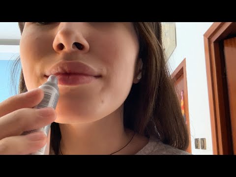 ASMR | Applying lip gloss / w Mouth Sounds