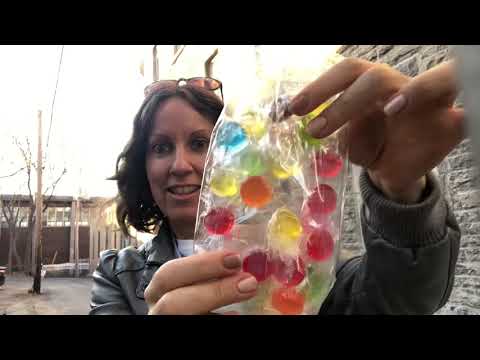 ASMR Candy wrapping crinkle sounds chatting show-and-tell francais Canada