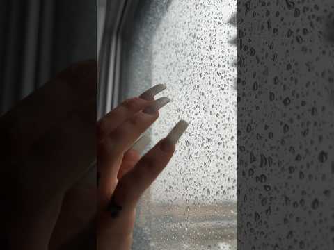 Rainy days🥰❤️‍🔥💋 #asmr #nailtapping #asmrsounds #ivyasmr