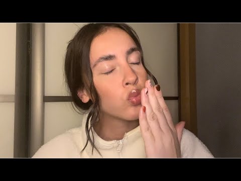 ASMR- Kiss painting you (fast paced) 💋