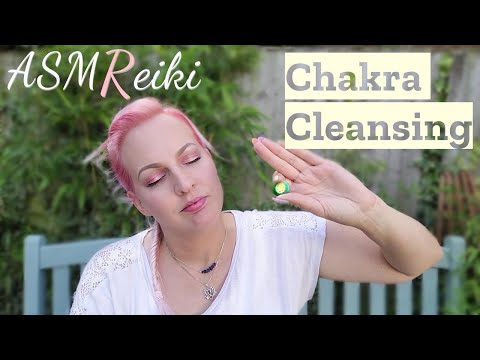 ASMR Reiki Chakra Cleanse meditation 🙏🏻 balancing & aligning with crystals