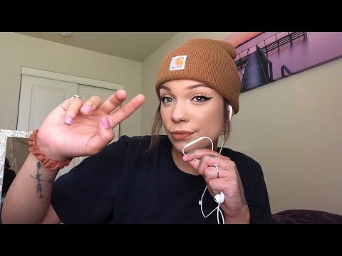 ASMR- 1 Minute Mouth Sounds & Hand Movements
