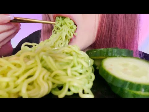 ASMR Eating GREEN Mi Goreng, Crunchy Cucumber & Green Juice 🥒🍵🥬🍏