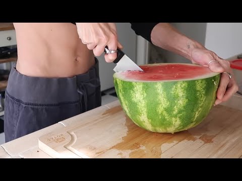 ASMR cutting a juicy water watermelon 🤤 (cracking, squishing, eating, mukbang, chewing, cutting)