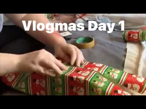Vlogmas Day 1 (2023) - Unboxings & Gift Wrapping 🎄