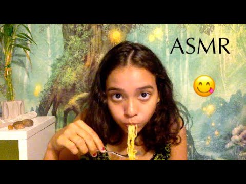 ASMR | Simply Eating Noodles & Crackers 😋 🍜🍴