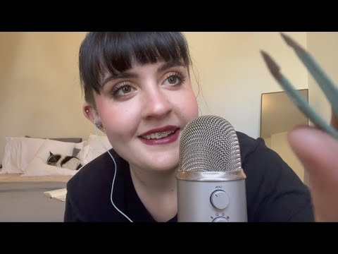 ASMR plucking your eyebrows (mouth sounds & hand movements)