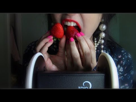 ASMR EATING STRAWBERRIES - 3dio EAR TO EAR [NO TALKING]