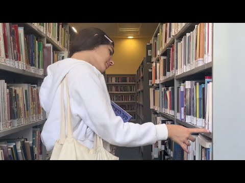 Vlog | come to the library with me (self help, healing, positive energy books)