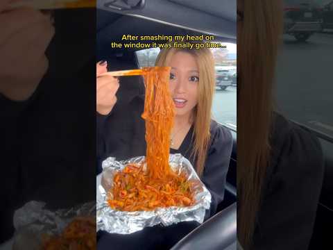 WATCH WHAT HAPPENS WHEN MY MOM PUTS GLASS NOODLES INSIDE SPICY OCTOPUSSY #shorts #viral #mukbang