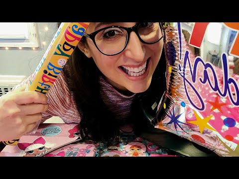 LOL Dolls Special Edition |ASMR GUM CHEWING|Mentos|Wrapping Paper|Nail tapping SOUNDS