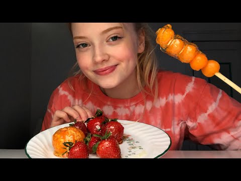 Eating candied fruits (crunchy eating sounds) ~ ASMR 🍓🍊🍇